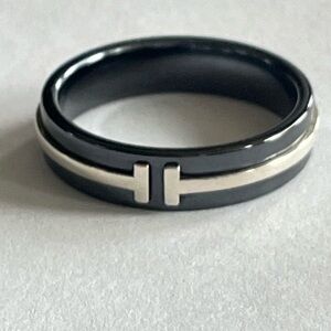 Men’s Tiffany & Co titanium and sterling silver “T“ Ring size 11